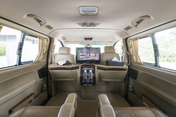 Layana Limousine Service (13)